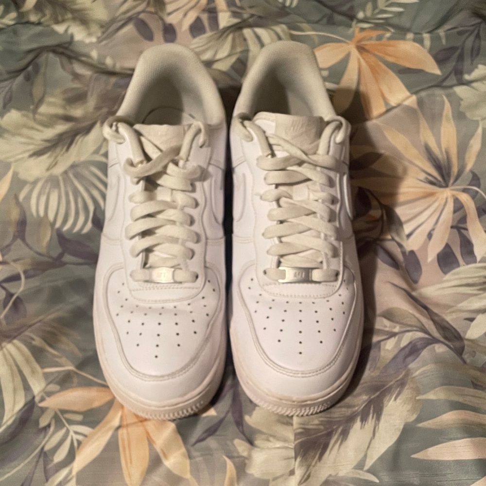 Nike White Leather Sneakers
